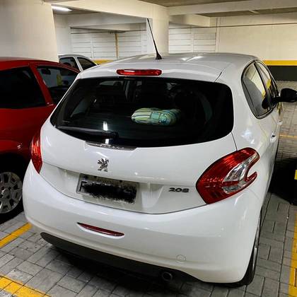 PEUGEOT 208 2014