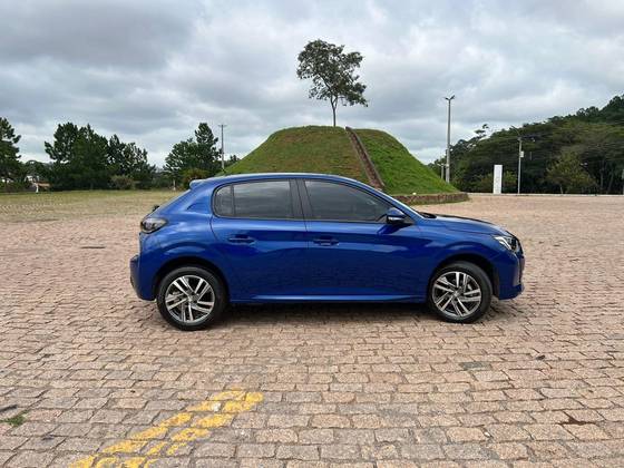 PEUGEOT 208 2022