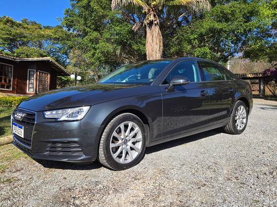 AUDI A4 2018