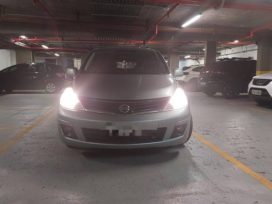 NISSAN TIIDA 2012