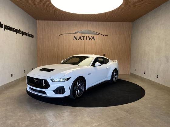 FORD MUSTANG 2024
