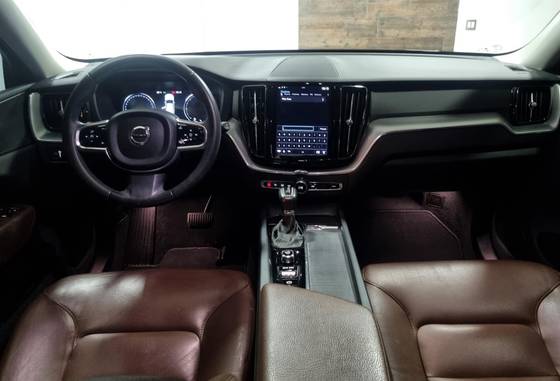 VOLVO XC60 2019