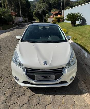 PEUGEOT 208 2014