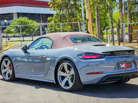 PORSCHE 718 2023