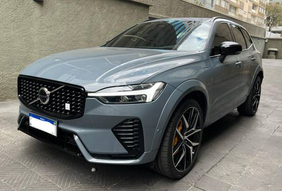 VOLVO XC60 2024