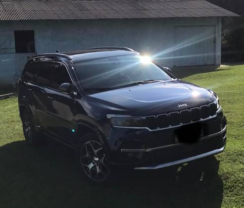 JEEP COMMANDER 2023