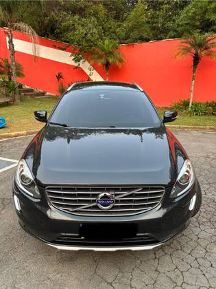 VOLVO XC60 2017