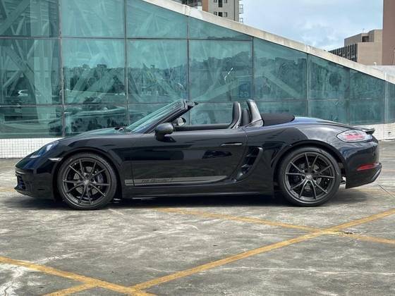 PORSCHE 718 2023