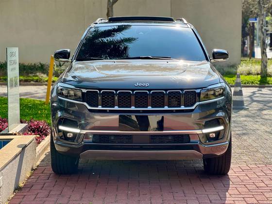 JEEP COMMANDER 2023