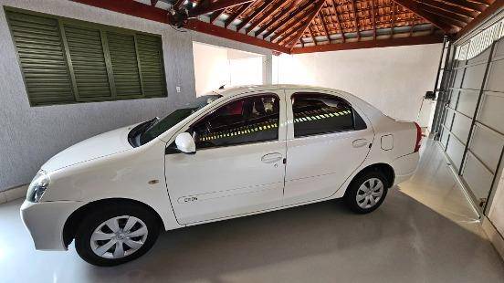 TOYOTA ETIOS 2015