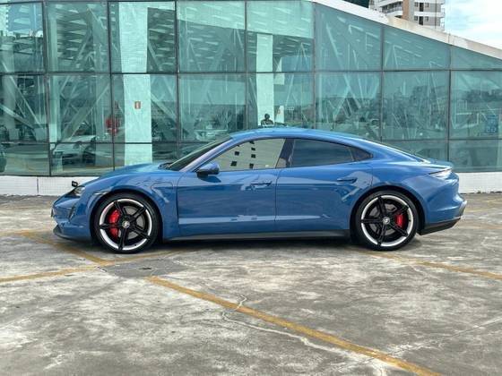 PORSCHE TAYCAN 2021