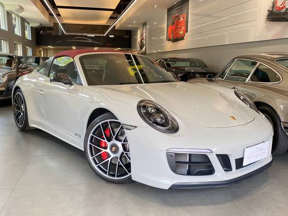 PORSCHE 911 2018