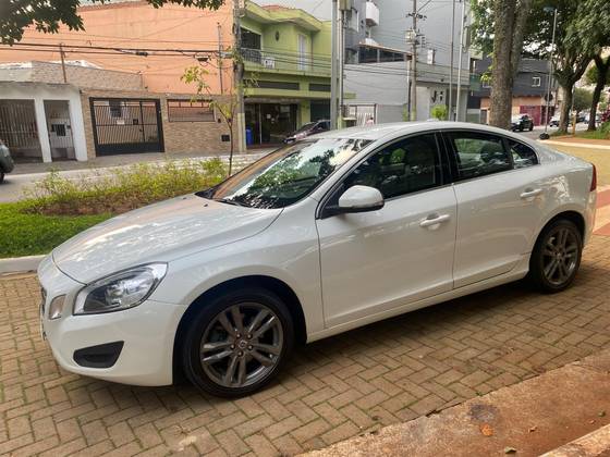 VOLVO S60 2011
