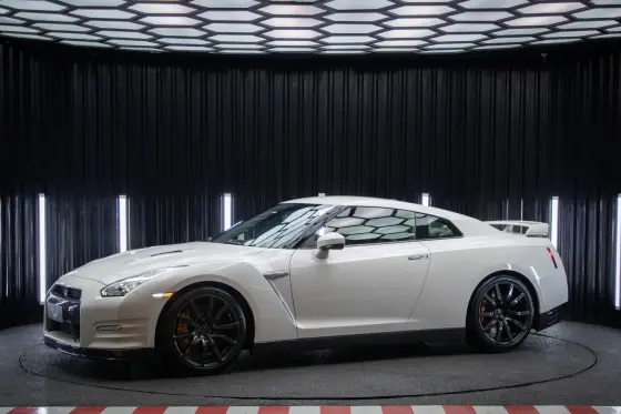 NISSAN GT-R 2015