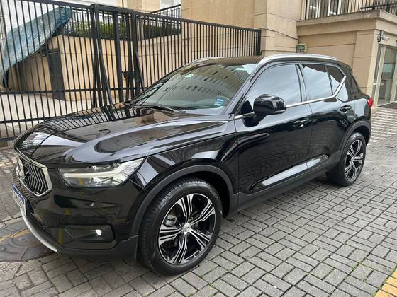 VOLVO XC40 2021