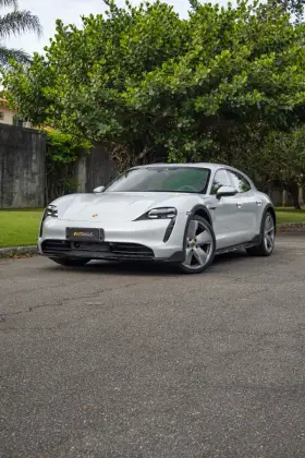PORSCHE TAYCAN 2024