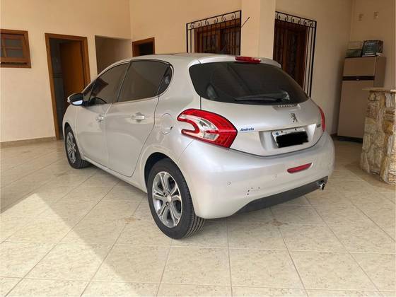 PEUGEOT 208 2014