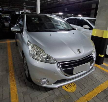 PEUGEOT 208 2016