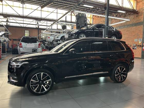 VOLVO XC90 2023
