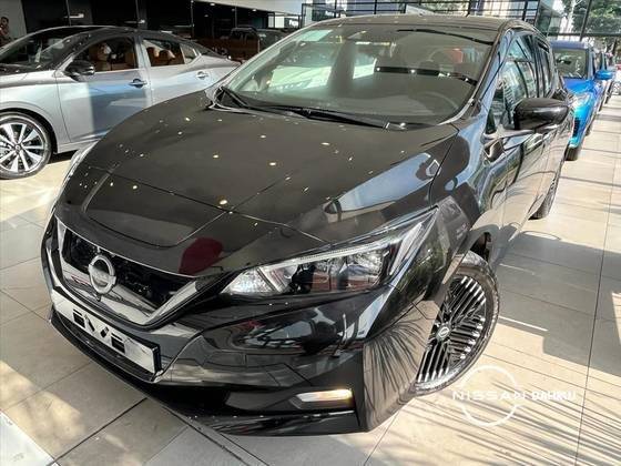 NISSAN LEAF 2024