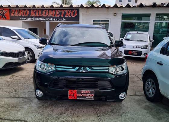 MITSUBISHI OUTLANDER 2015