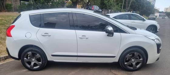 PEUGEOT 3008 2012