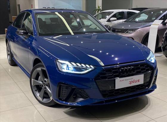 AUDI A4 2024