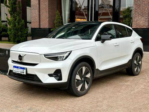VOLVO C40 2024