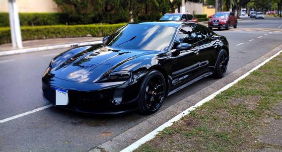PORSCHE TAYCAN 2021