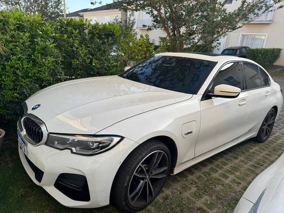 BMW 330e 2022