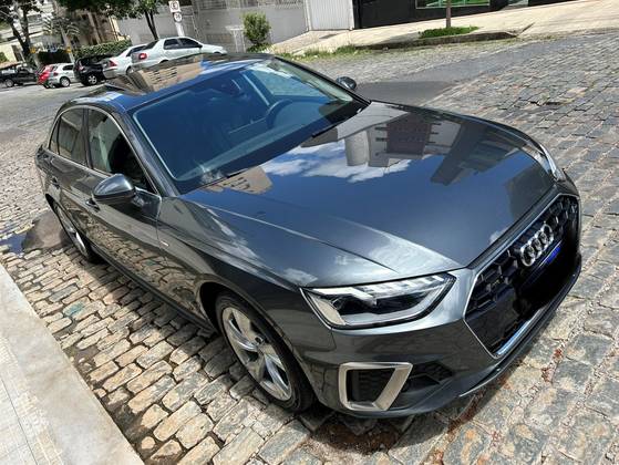 AUDI A4 2022
