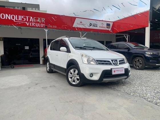 NISSAN LIVINA 2014