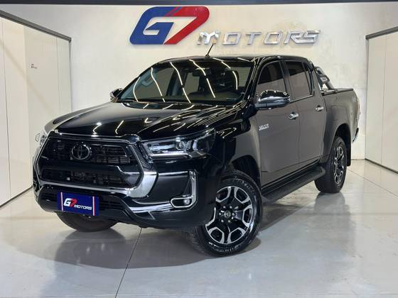TOYOTA HILUX 2024
