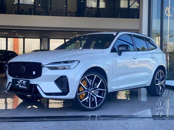 VOLVO XC60 2023