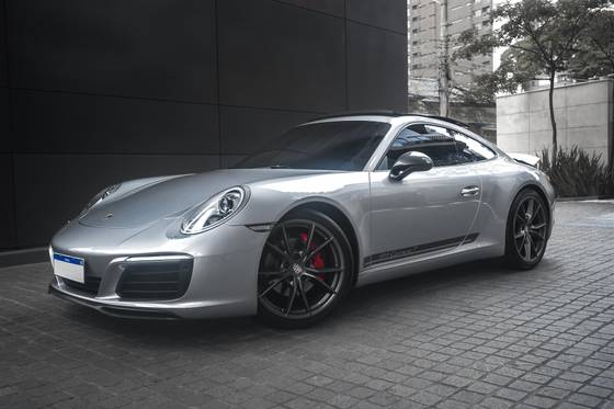 PORSCHE 911 2019
