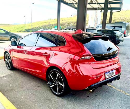 VOLVO V40 2015