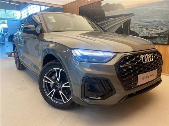 AUDI Q5 2024