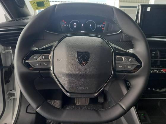 PEUGEOT 2008 2025