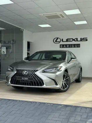 LEXUS ES 300h 2025