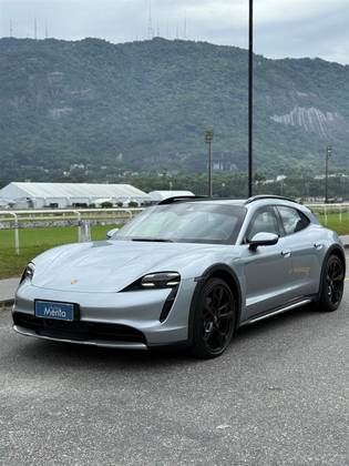 PORSCHE TAYCAN 2023