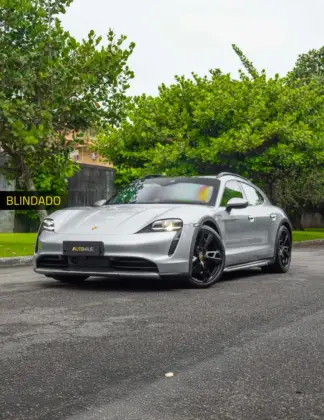 PORSCHE TAYCAN 2023