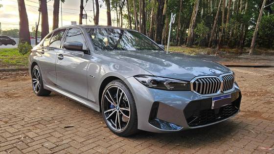 BMW 330e 2023