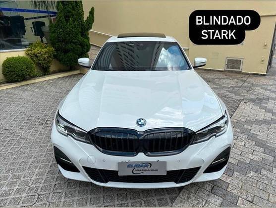 BMW 330e 2022