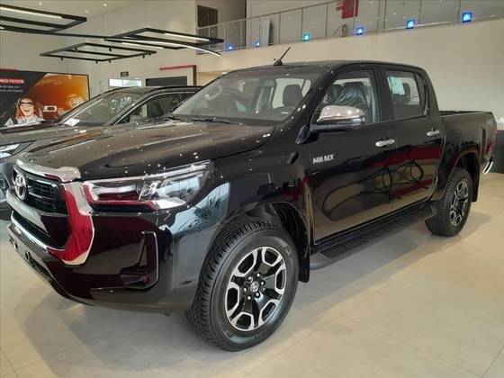 TOYOTA HILUX 2024