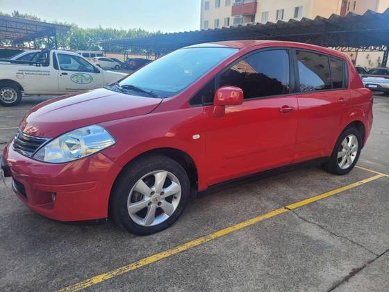 NISSAN TIIDA 2013
