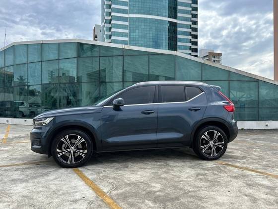 VOLVO XC40 2021