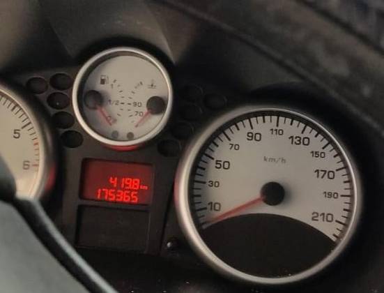 PEUGEOT 207 2014