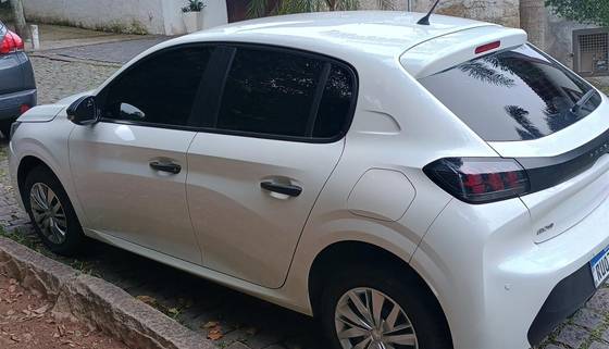 PEUGEOT 208 2023