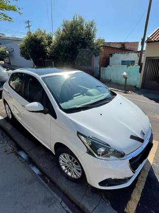 PEUGEOT 208 2017