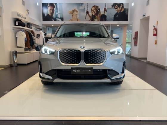 BMW iX1 2024